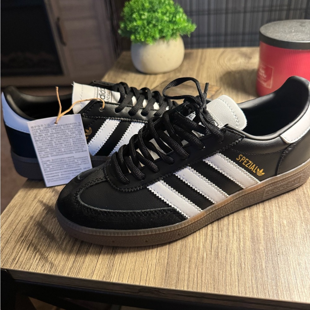 NEW Adidas Spezial Black and White